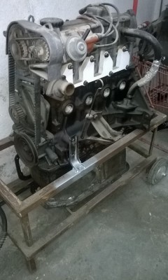 180 EUR, 1.8S 90 KM, za pogon zadaj, komplet z vsem kar pripada motorju 150 Kkm